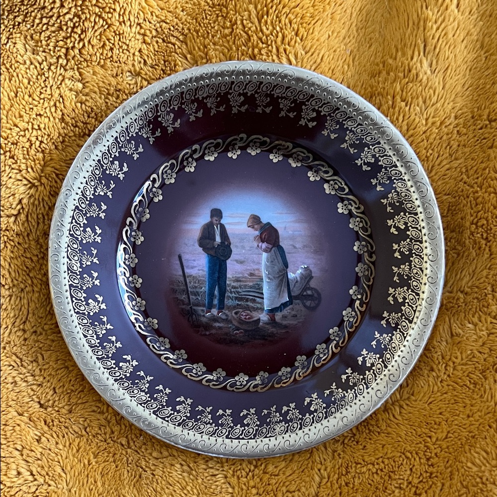 Decorative Royal Vienna style cabinet plate featuring “The Angelus”